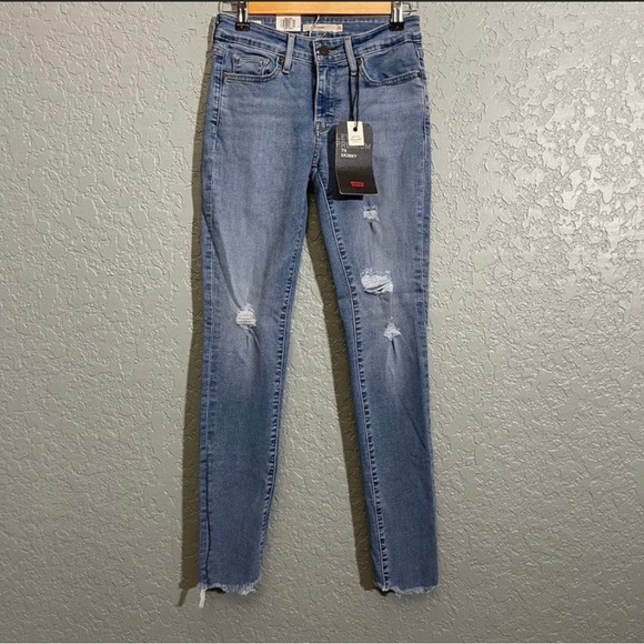 Levi’s Jeans - Picture 2 of 3
